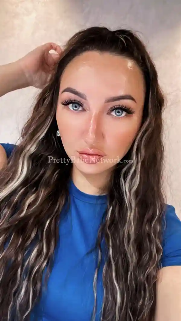 Meet Katia Brunette, High-Class Russian Escort for Top-level Service